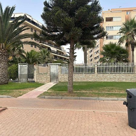 Primera linea de Playa en Roquetas de Mar Exterior foto
